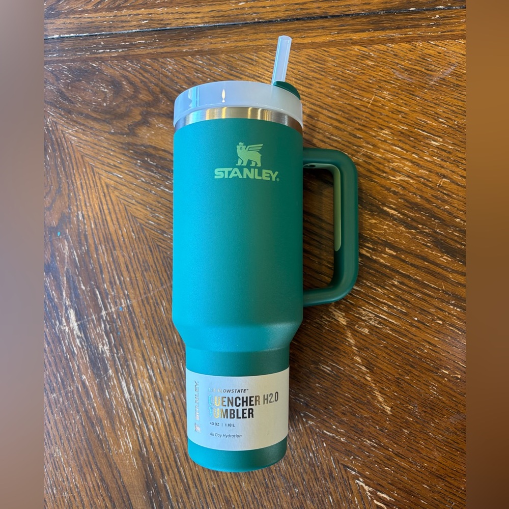 NWT Stanley 40 oz